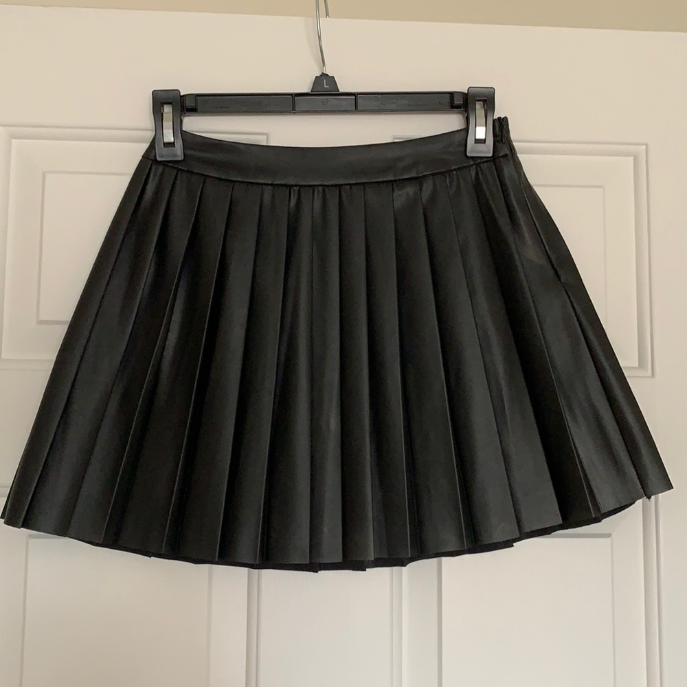 Kendall & Kylie Pleated Skirt